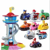 Grande tour de patrouille avec un circuit de voitures et des voitures inspirées du conte de fées pour enfants T Paw Patrol