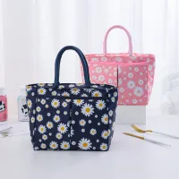 Original modern stylish lunch bag with thermo-regulating function and floral design