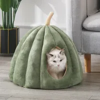 Cuib plăcut și confortabil pentru pisici în formă de dovleac