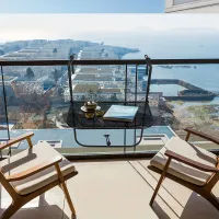 Skládací závěsný boční stolek s nastavitelnou výškou - ideální pro balkóny, kavárny, květinářství a zahrady - snadno se přenáší