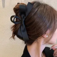 Cute hairpin with bow tie shape