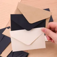 Krásne papierové listové obálky