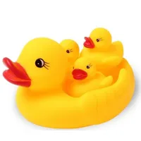 Large rubber duck with small ducks - 4 k