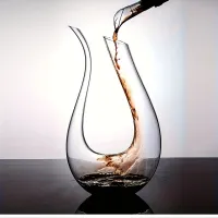 Crystal wine carafe in the shape of a harp - elegant carafe and pearlator