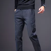 Pantaloni da uomo comodi e formali, taglio dritto, vestibilità slim, con tasche per occasioni formali