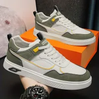 Men's breathable sneakers with good grip and lace for skateboarding