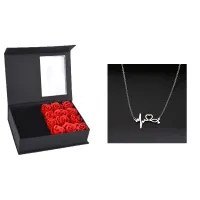 Gift box with chain and roses