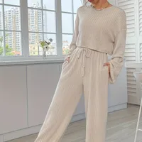 Casual two-piece set: Belt with knitwear and wide trousers with high waistline