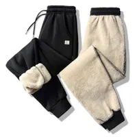 Men's winter and autumn comfortable sweatpants with fleece for fitness and sports style