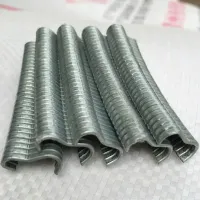 Pliers and 600 pcs. staples M Chicken wire mesh for wire cage fencing
