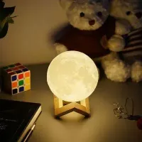 Lampă 3D imprimată în trend în formă de Lună - lumină de noapte cu LED - Lună