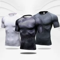 Men's compression sports shirt with short sleeves