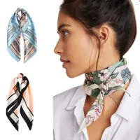 Moderní elegantní dámský šátek pro vázání na krk nebo do vlasů