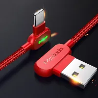 Lomený rýchlonabíjací Lightning USB kábel na iPhone