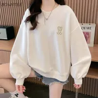 Women's free hoodie with embroidery and round neckline
