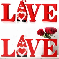 Valentýnské dřevěné dekorační písmenka LOVE zdobené trpaslíkem