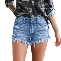 Slimming ripped denim shorts with high waist and fringe