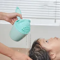 Baby bathing cup with animal motif to wash hair - Two colors