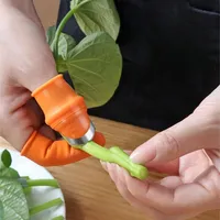 Zahradnický nůž na prst vhodný na roubování rostlin FingerKnife