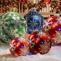 Dekoratív karácsonyi gömbök kerti dekorációhoz