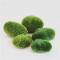 Decorative artificial moss