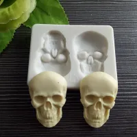 Silicone form with skull