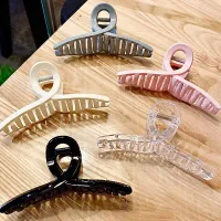 Simple and elegant hair clips - ideal for everyday wearing