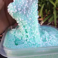 Slime avec billes colorées