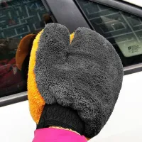 Smooth and saucy washing gloves from stuffed to car in color orange-grey