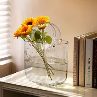 Sklenená váza s prenosnou rukoväťou pre usporiadanie kvety a domáce dekorácie
