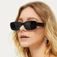 Klasyczne prostokątne okulary przeciwsłoneczne dla kobiet - różne kolory