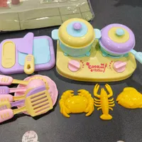 Children's set of toys for fake cooking