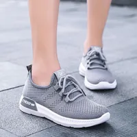 Fashionable breathable women's sneakers