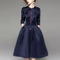 Dámske retro šaty s červenými gombíkmi
