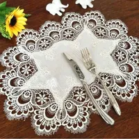 Set-up with lace ornament