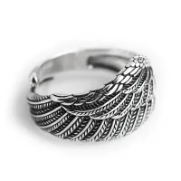 Ring with wing