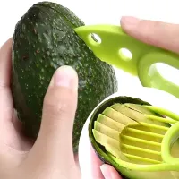 Instrument de bucătărie practic pentru decojit și separarea eficientă a pulpei de avocado