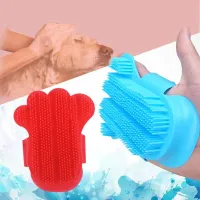 Practical hand cover in brush style suitable for bath longhaired dogs